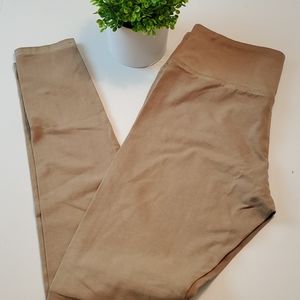 Wild fable leggins with a touch of vintage look